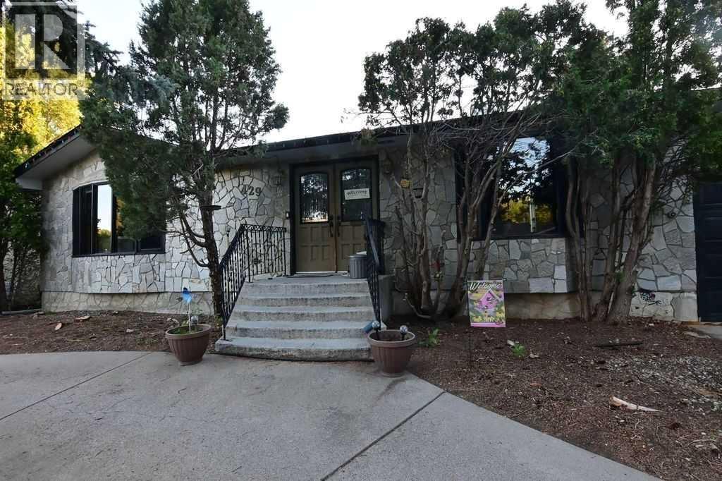 429 Normandy Rd S, Lethbridge, AB T1J 3X9