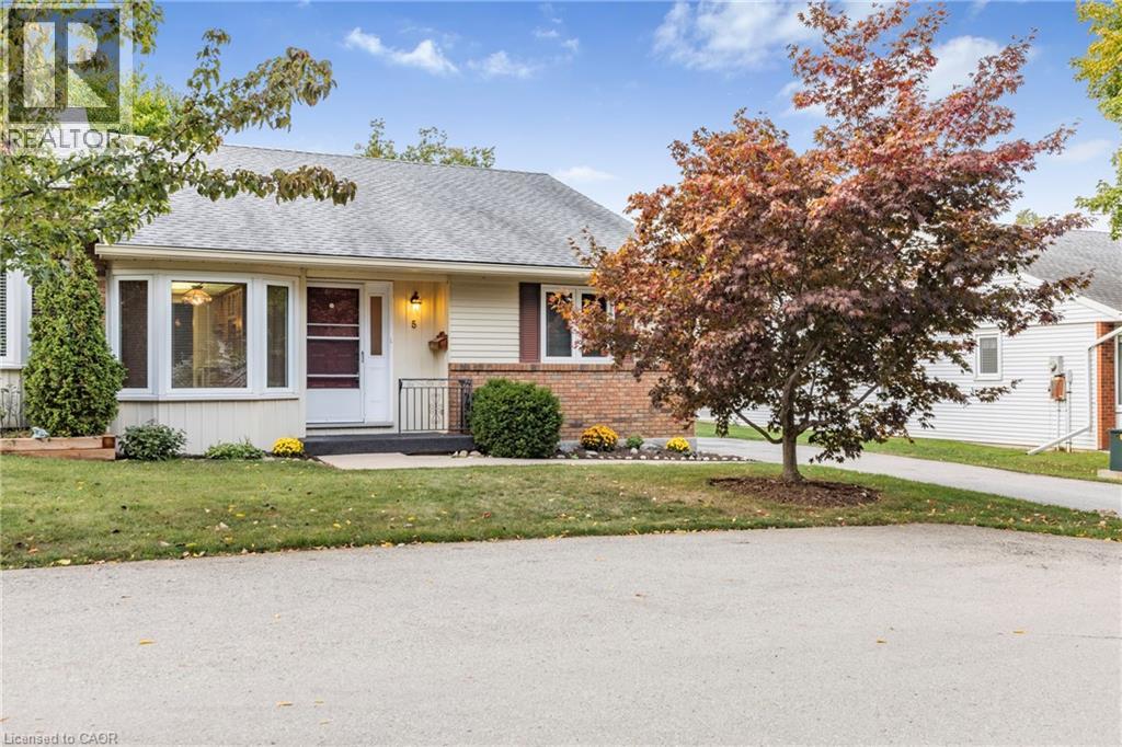 4 Rossmore Avenue Unit 5, Grimsby, ON L3M 3E3