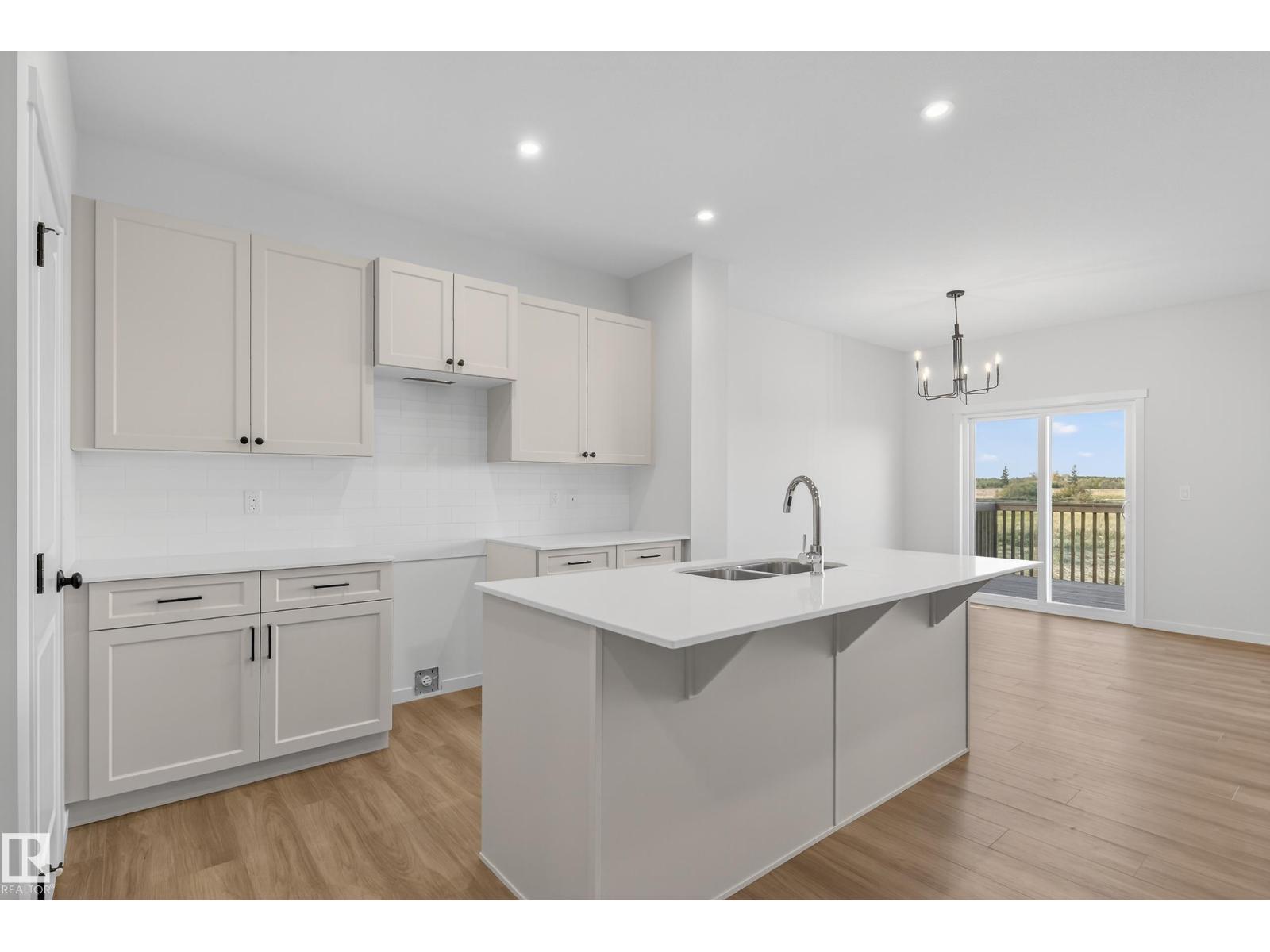 2 St Nw Unit 17448, Edmonton, AB T5Y 4G6