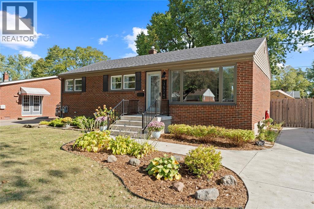 3574 Rockwell Blvd, Windsor, ON N9E 2A9