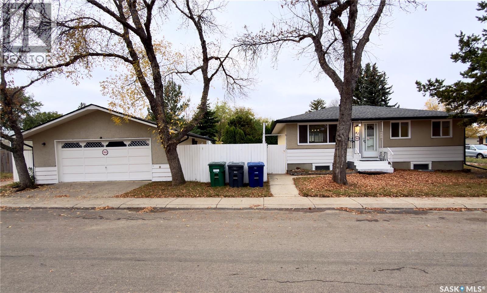 41 Cartier Cres, Saskatoon, SK S7L 4L8
