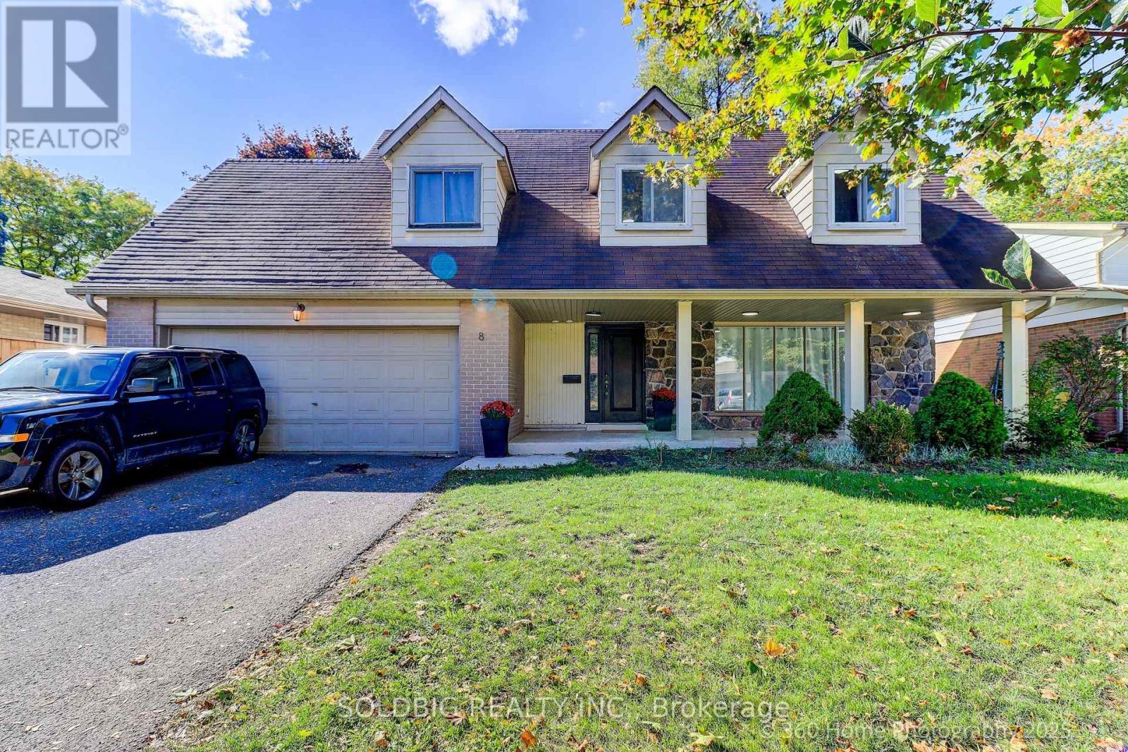 8 Haslemere Ave, Brampton, ON L6W 2X4