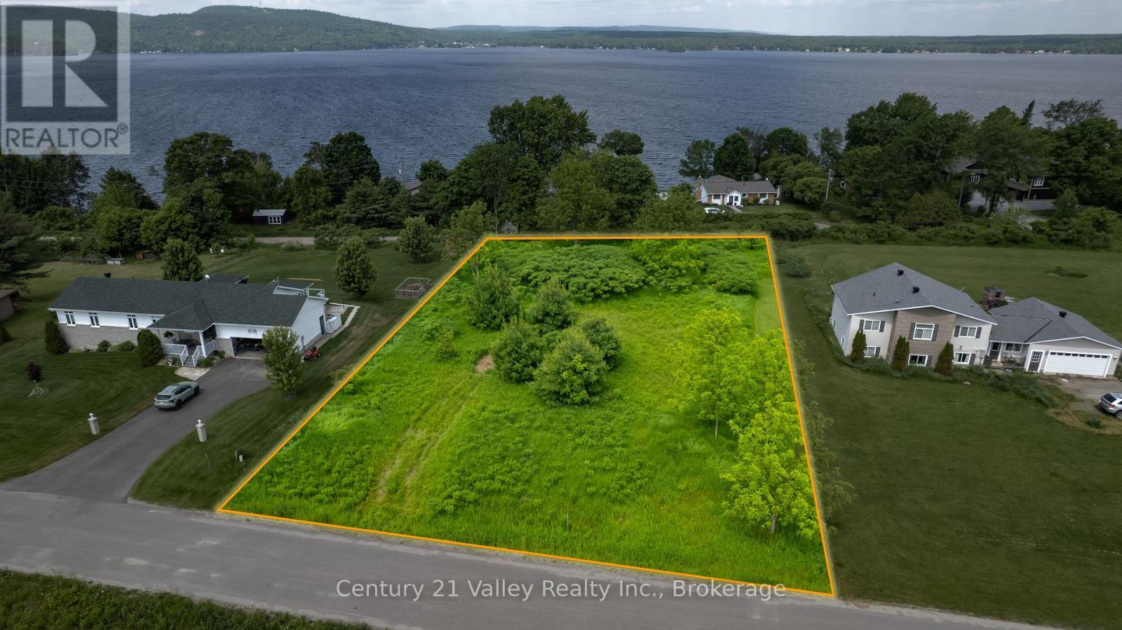 50 Spindle Drift Rd, Greater Madawaska, ON K0J 1H0