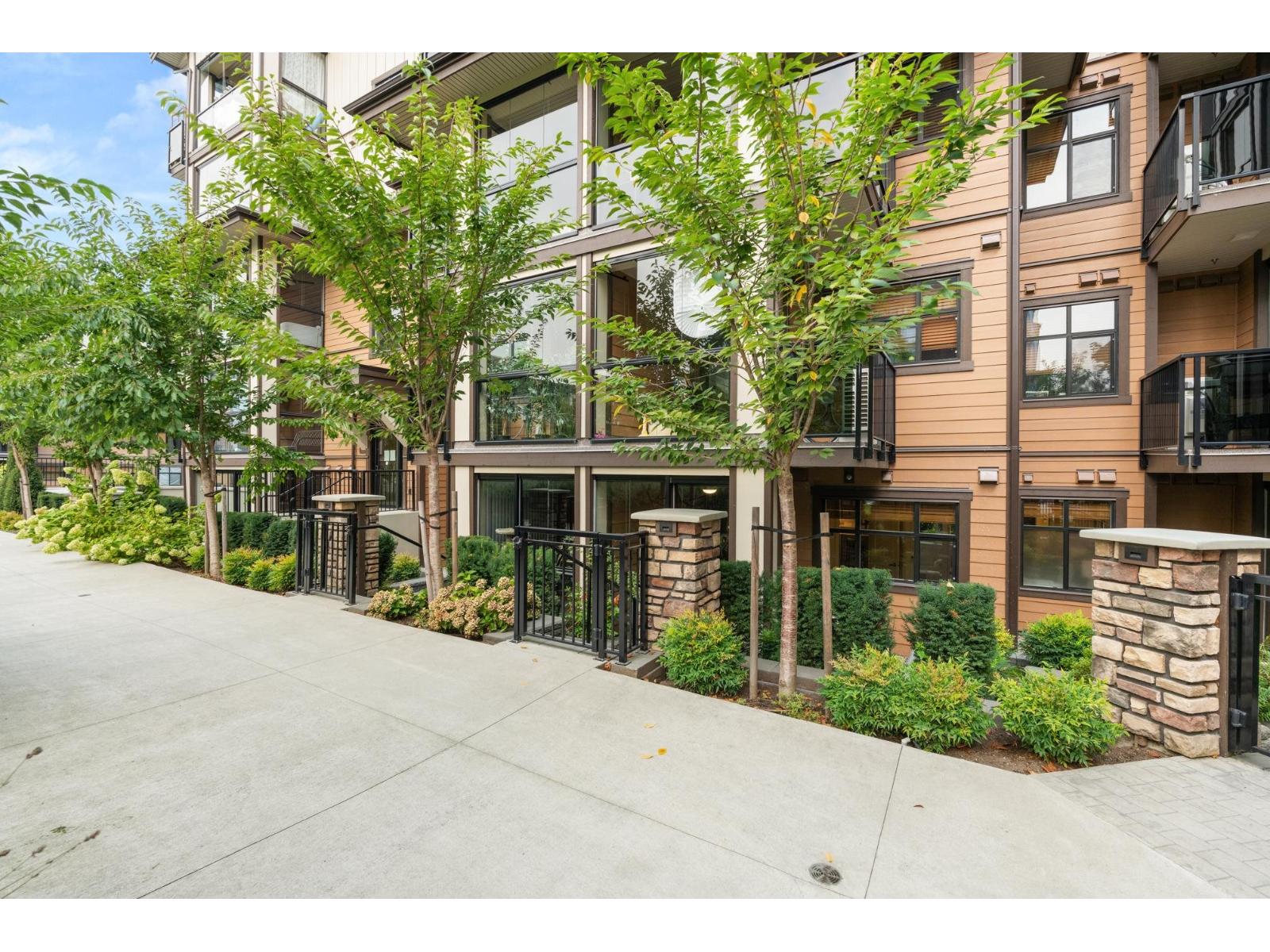 20376 86 Avenue Unit 210, Langley, BC V2Y 3P8