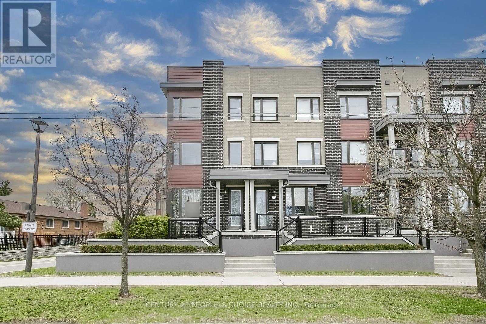 391 The Westway Rd, Toronto, ON M9R 0B4