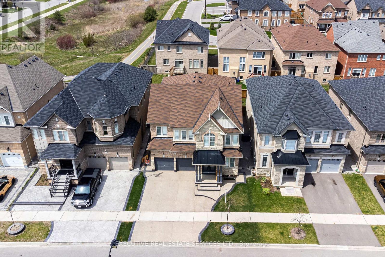 79 Elderslie Cres E, Vaughan, ON L0J 1C0