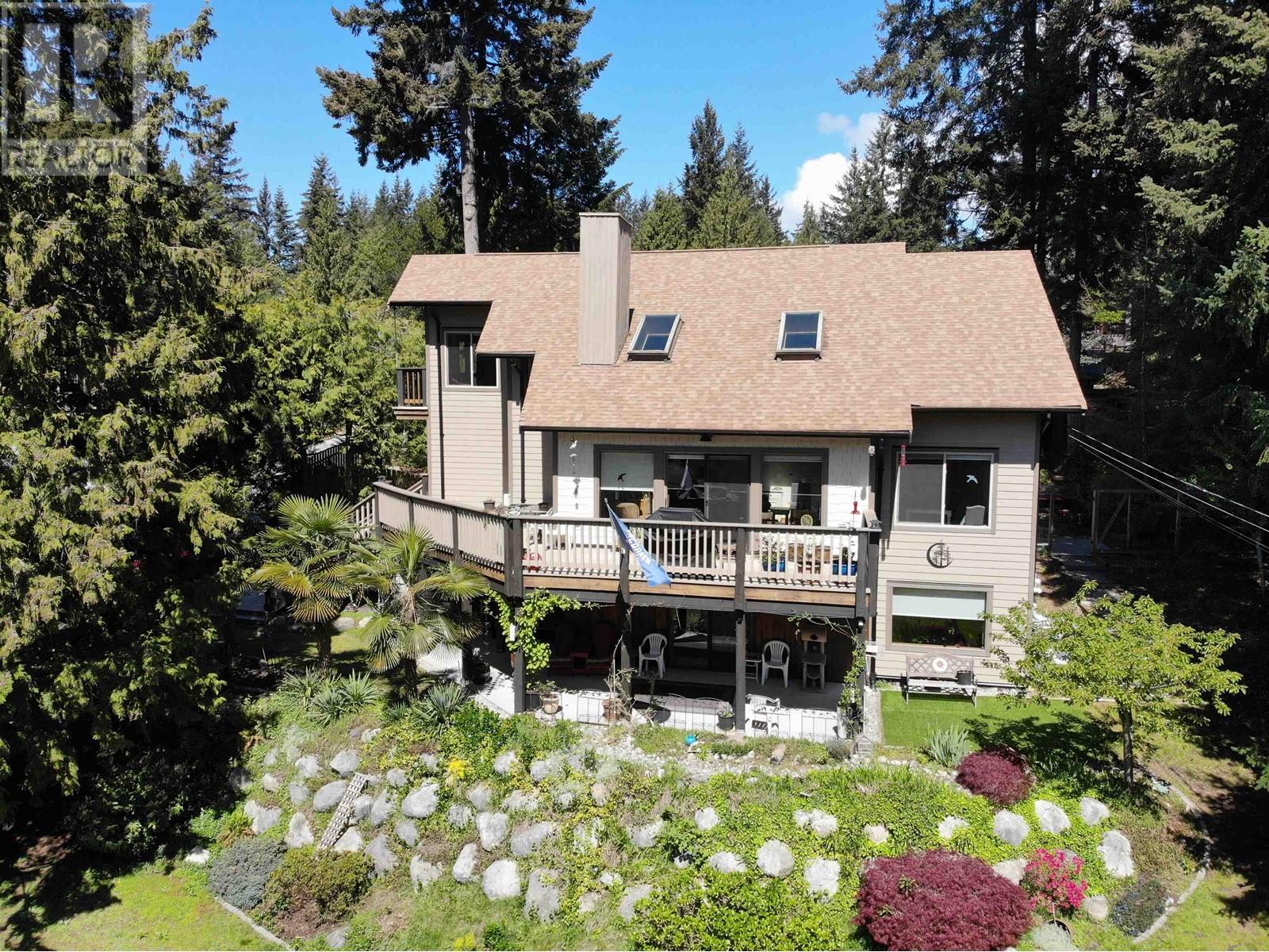 8096 Westwood Rd, Halfmoon Bay, BC V0N 1Y1