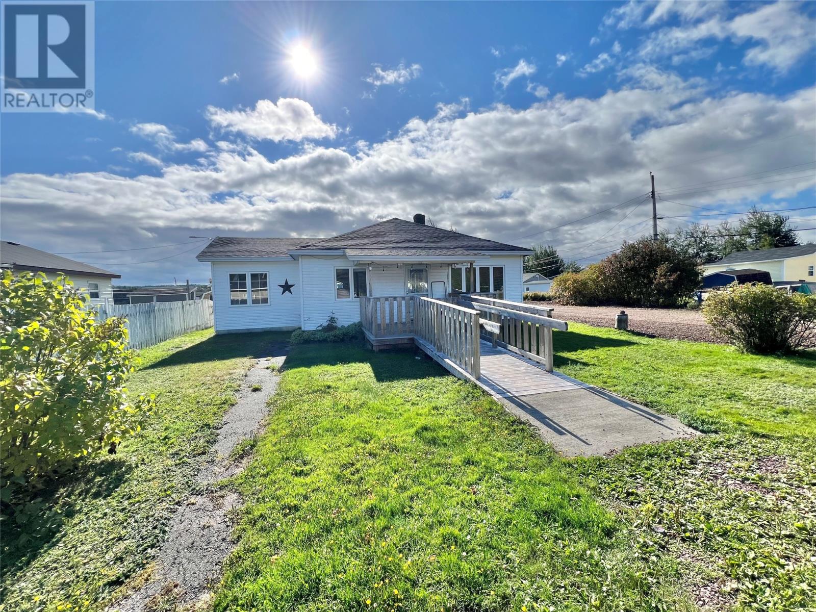 2 Fureys Ln, Bishops Falls, NL A0H 1C0
