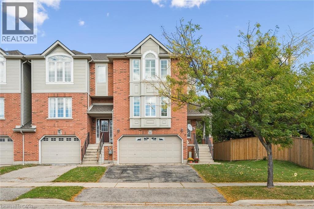 354 Dearborn Blvd, Waterloo, ON N2J 4Y9
