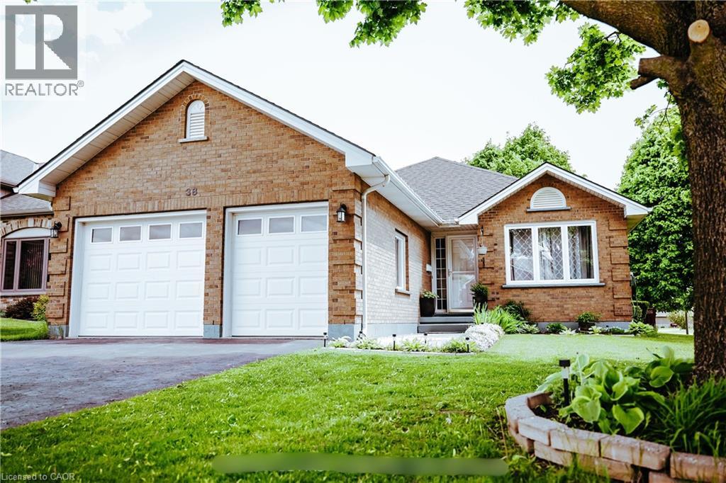 38 St Michaels St, Delhi, ON N4B 3C8