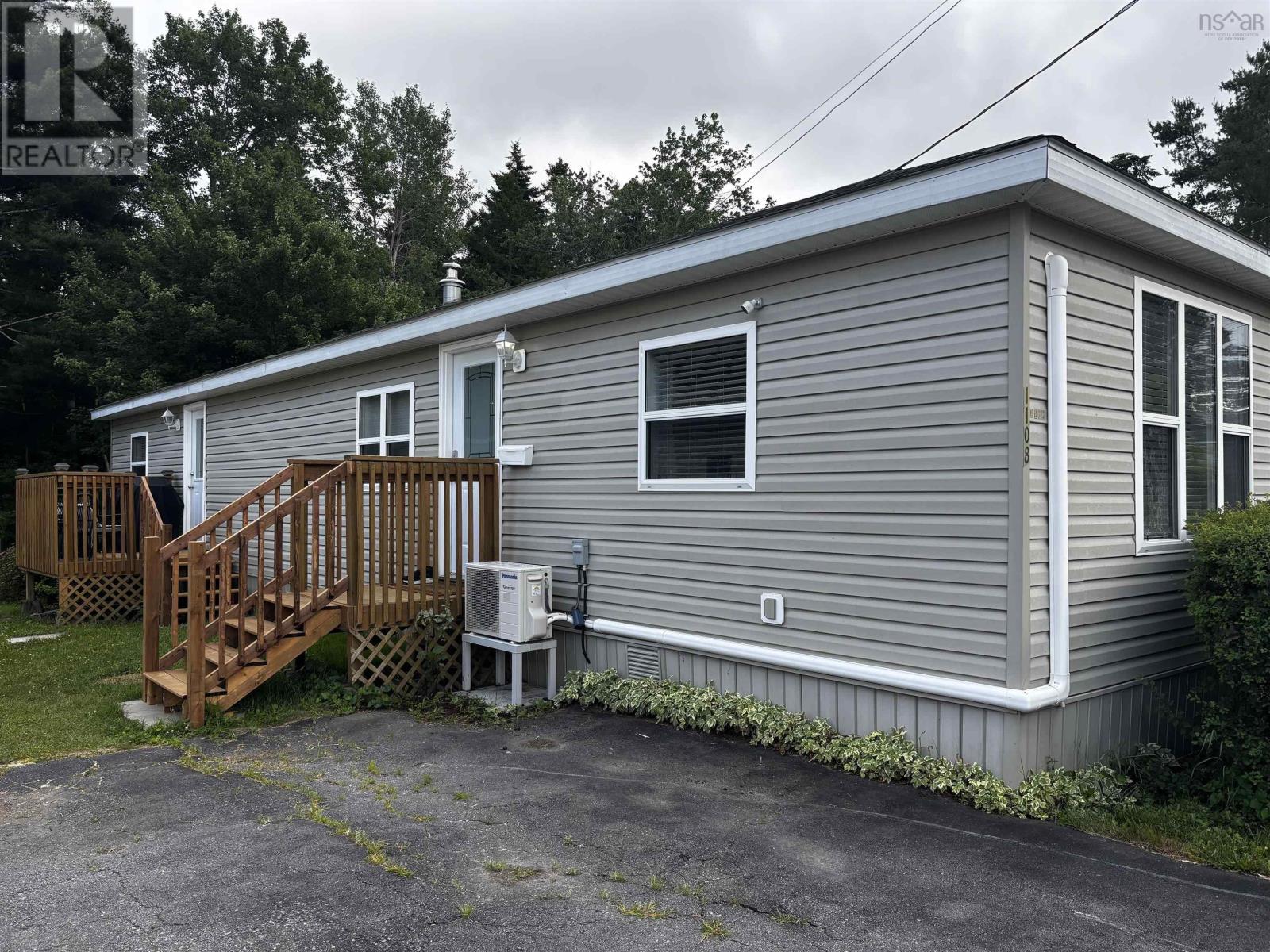 1108 Susan Dr, Beaver Bank, NS B4E 1P1