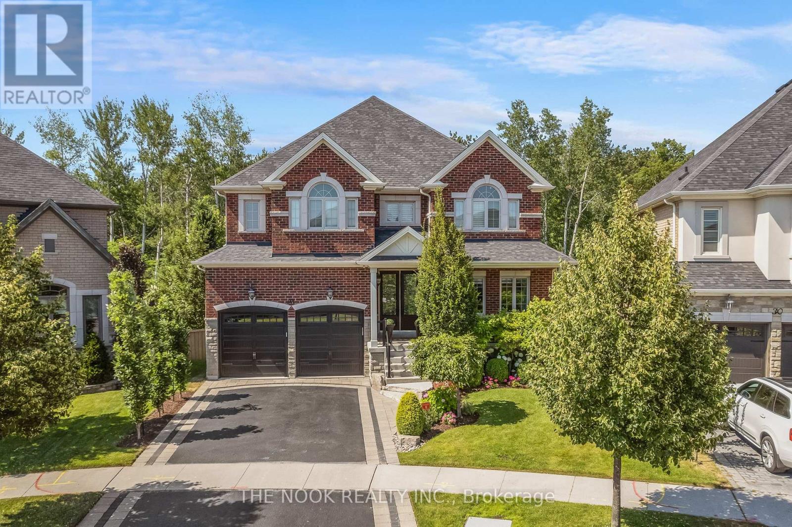 28 Coach Cres, Whitby, ON L1R 0K8