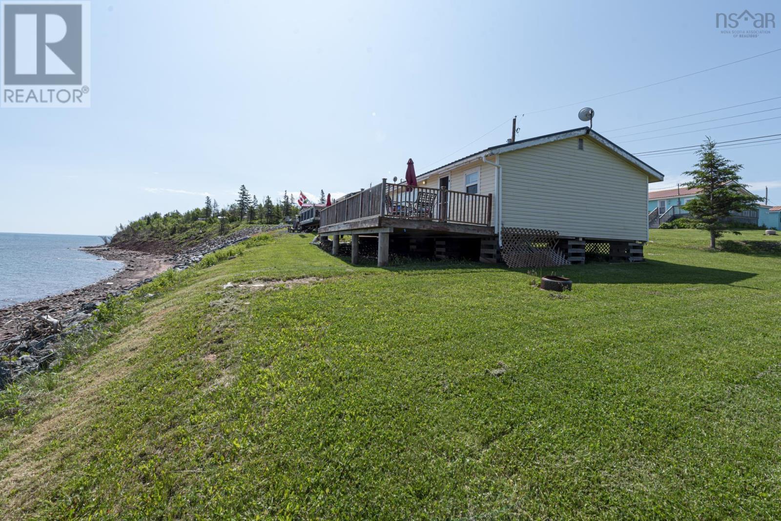 71 Red Cliff Dr, Seafoam, NS B0K 1N0