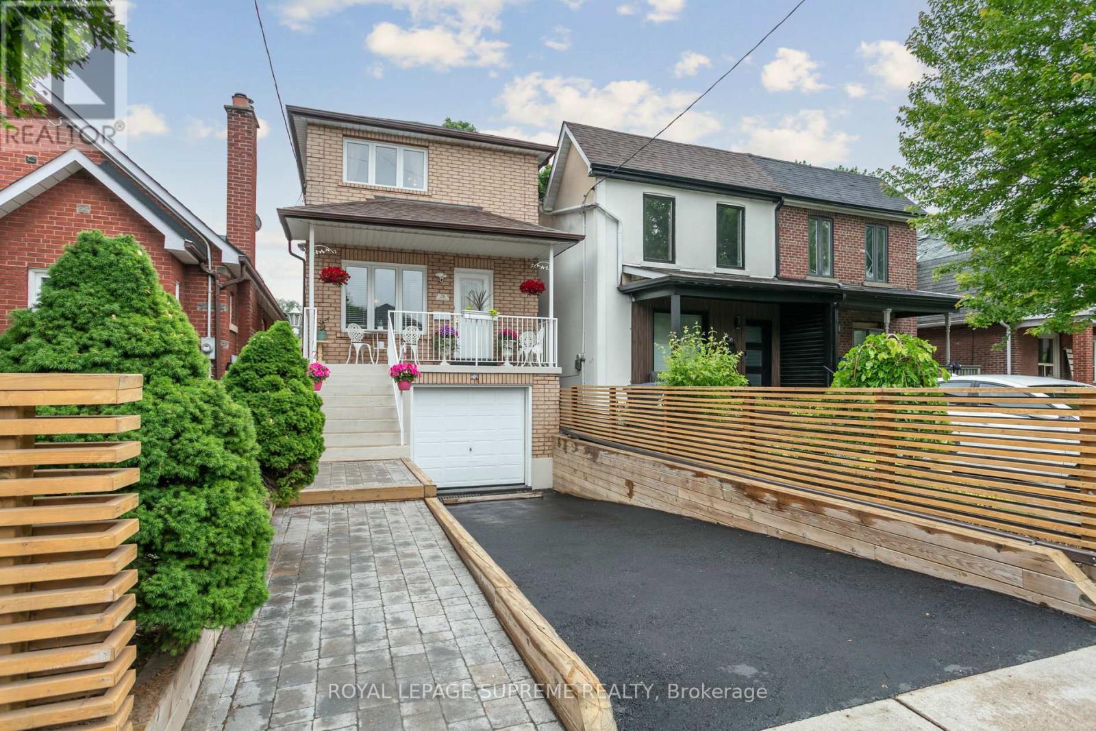 26 Guestville Ave, Toronto, ON M6N 4N2