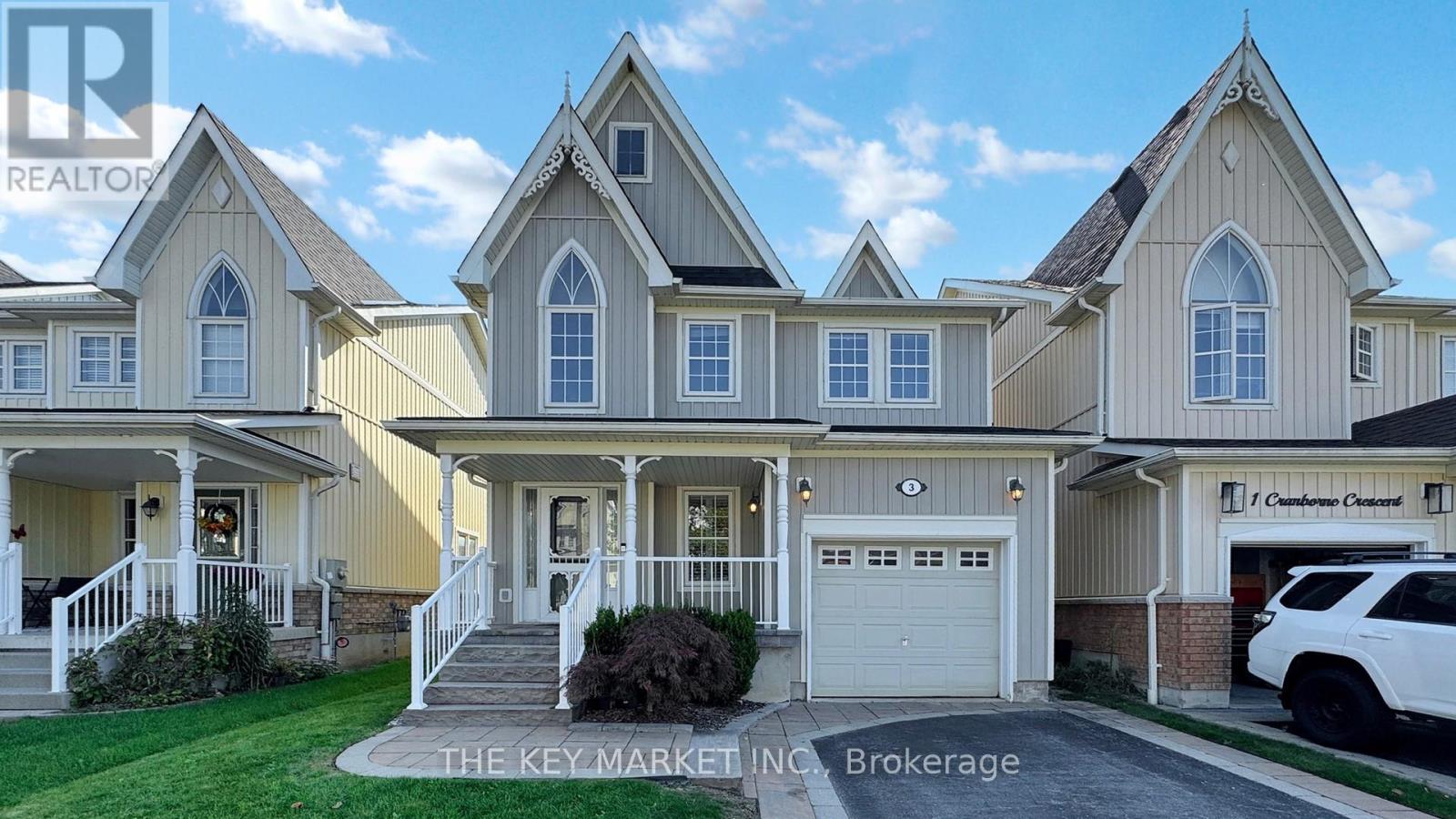 3 Cranborne Cres, Whitby, ON L1M 2M2
