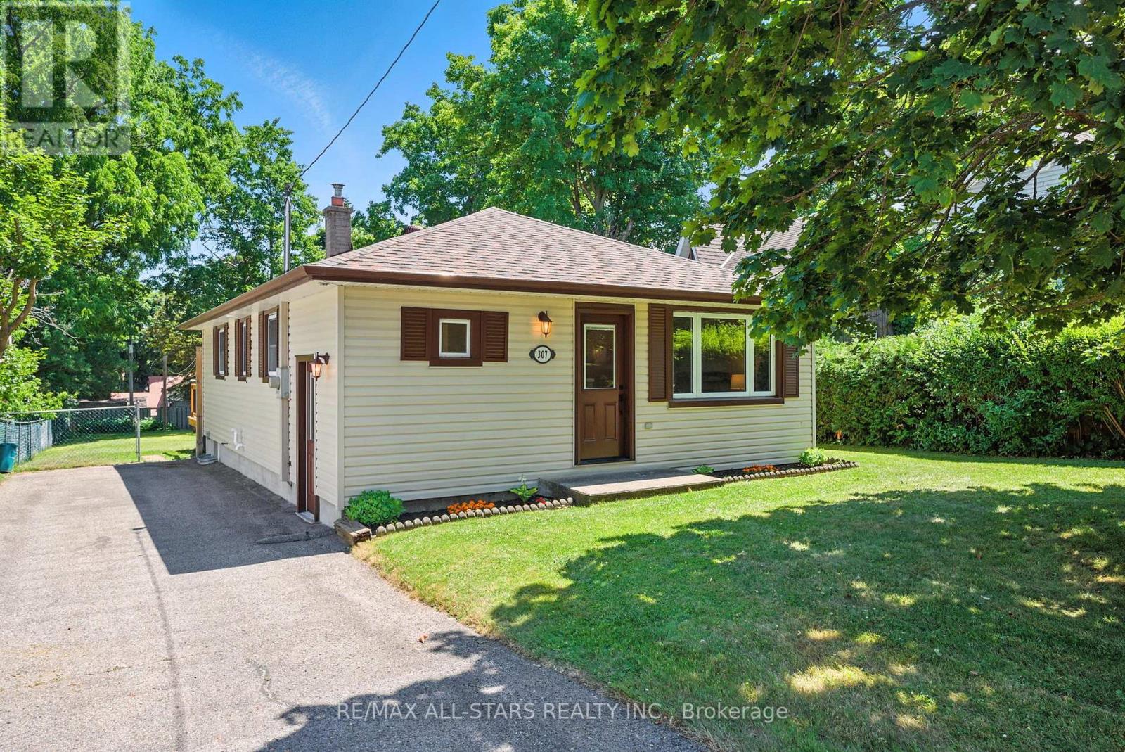 307 Cochrane St, Scugog, ON L9L 1N1