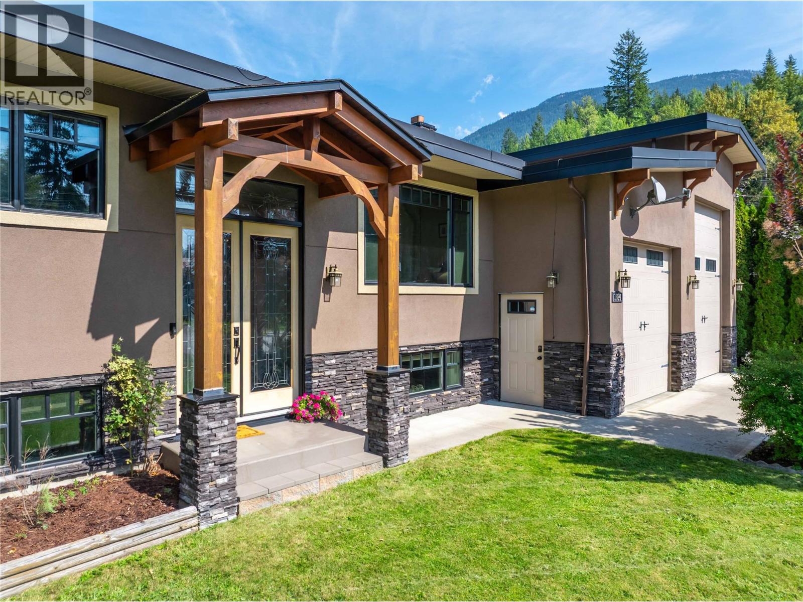 1824 Colbeck Rd, Revelstoke, BC V0E 2S0