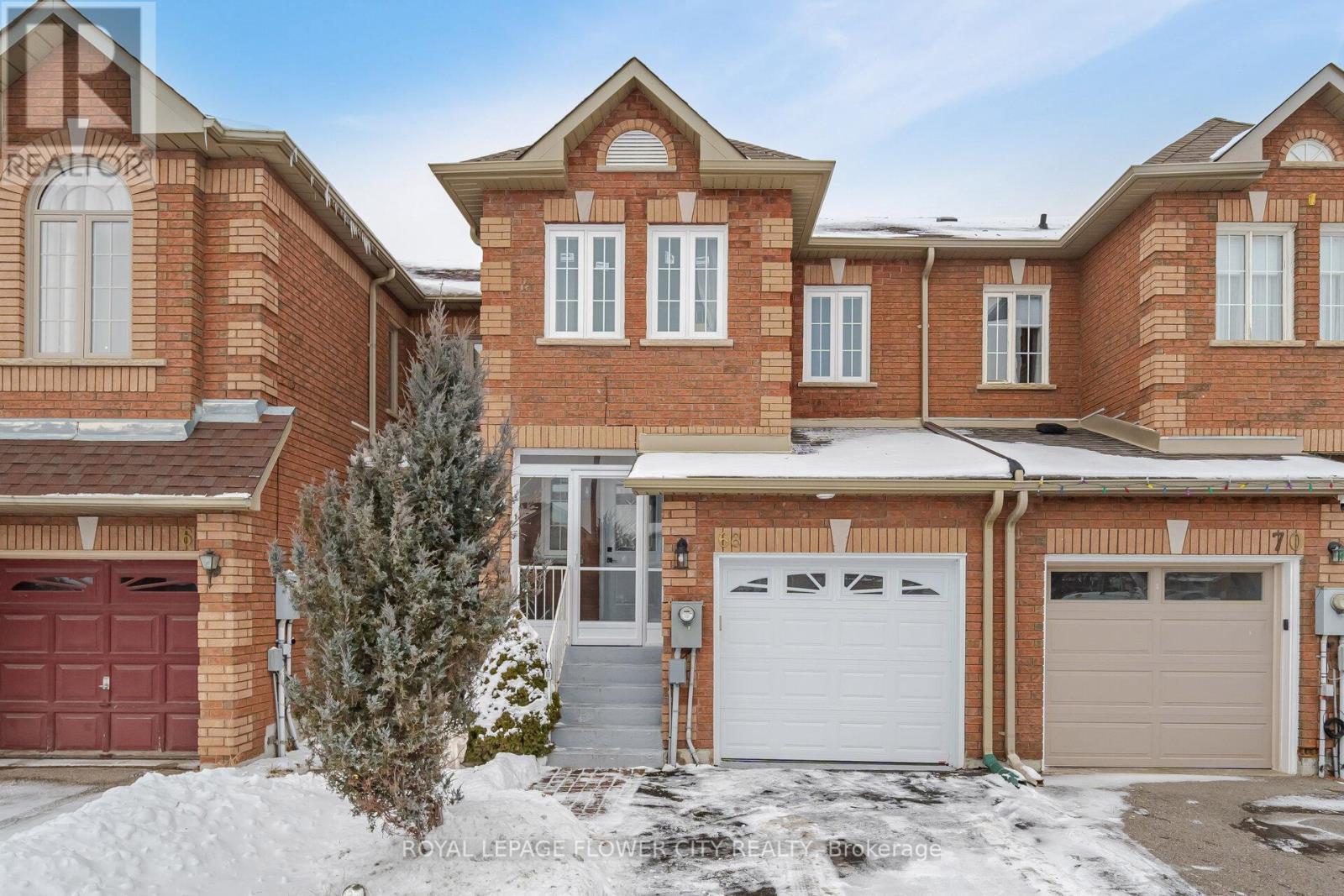 68 Denton Cir, Vaughan, ON L6A 2N4