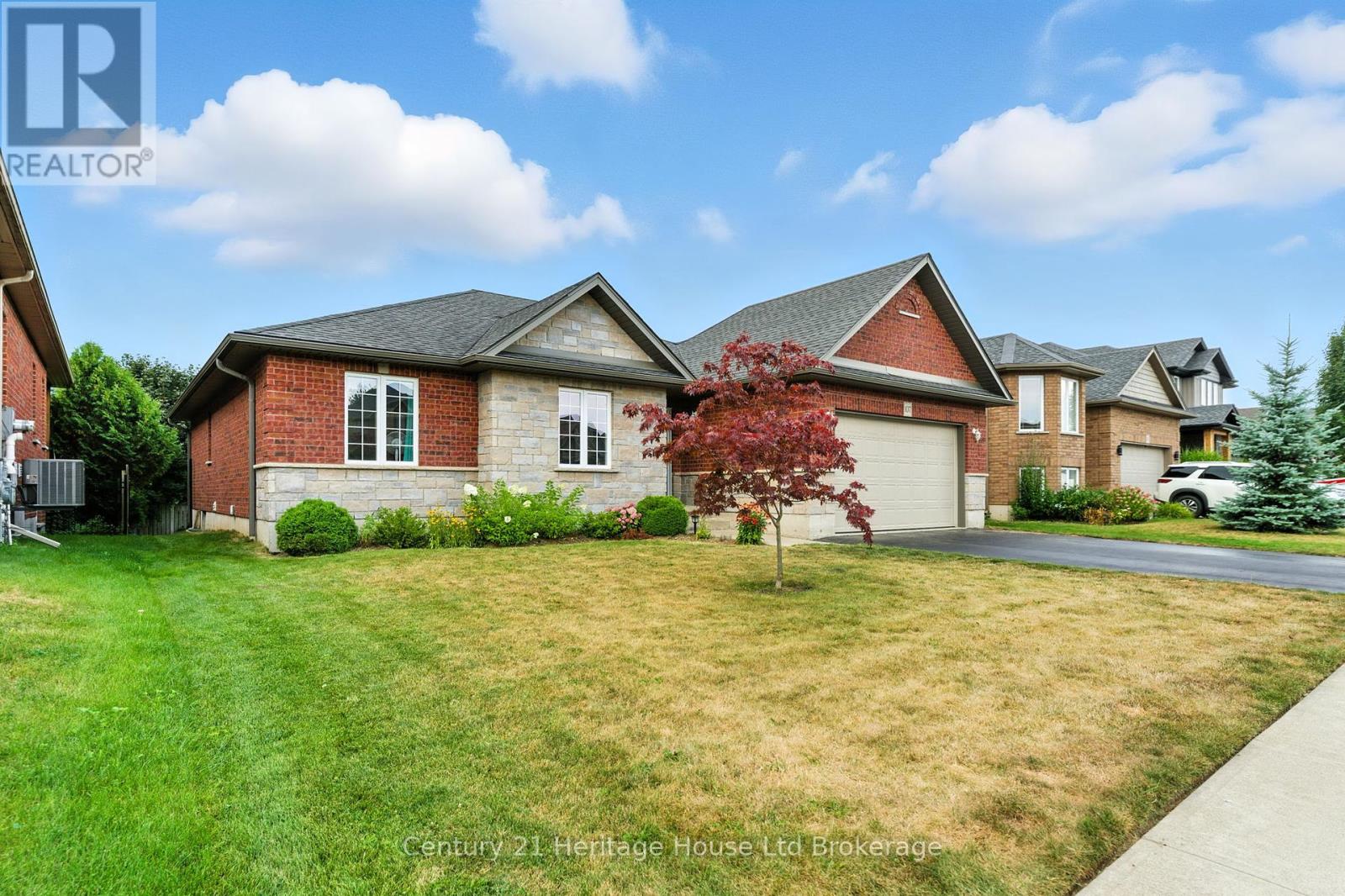 107 Applewood St, Blandford-Blenheim, ON N0J 1S0