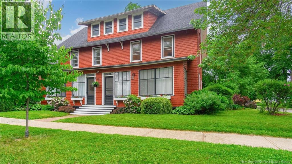 416-418 University Ave, Fredericton, NB E3B 4J3