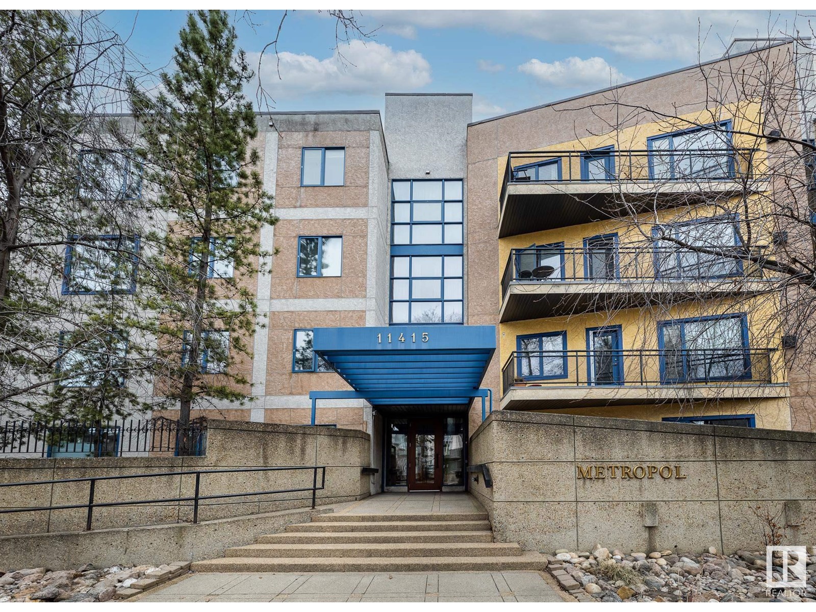 11415 100 Avenue Northwest #403, Edmonton, AB T5K 0J5