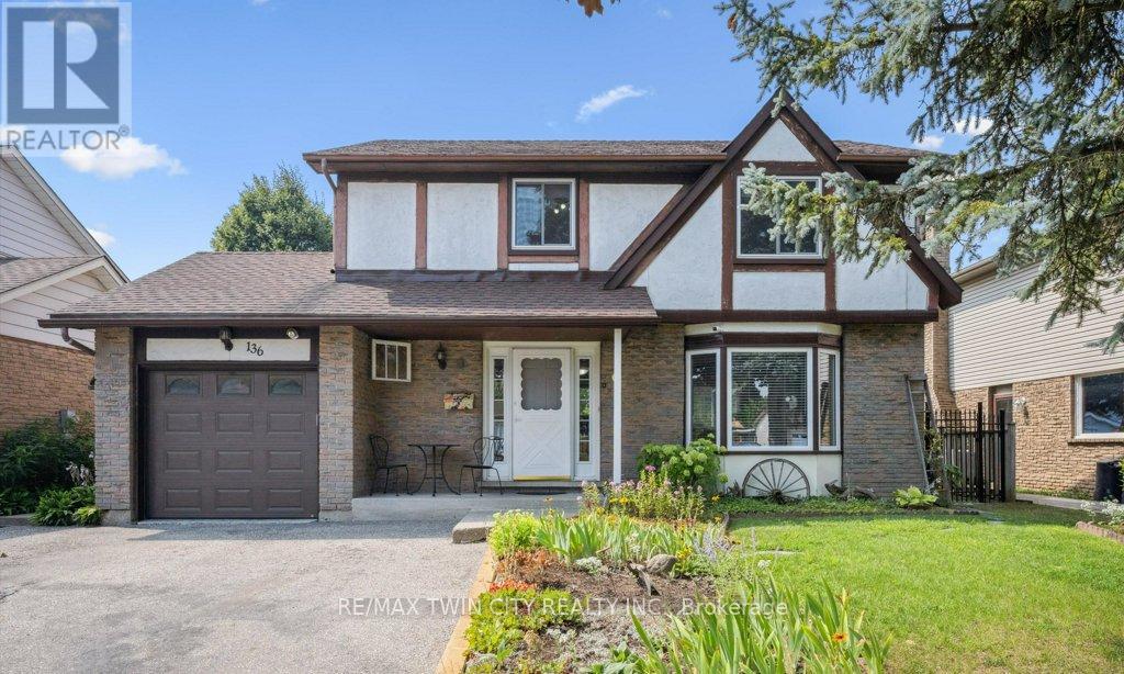 136 St Jerome Cres, Kitchener, ON N2C 2L2