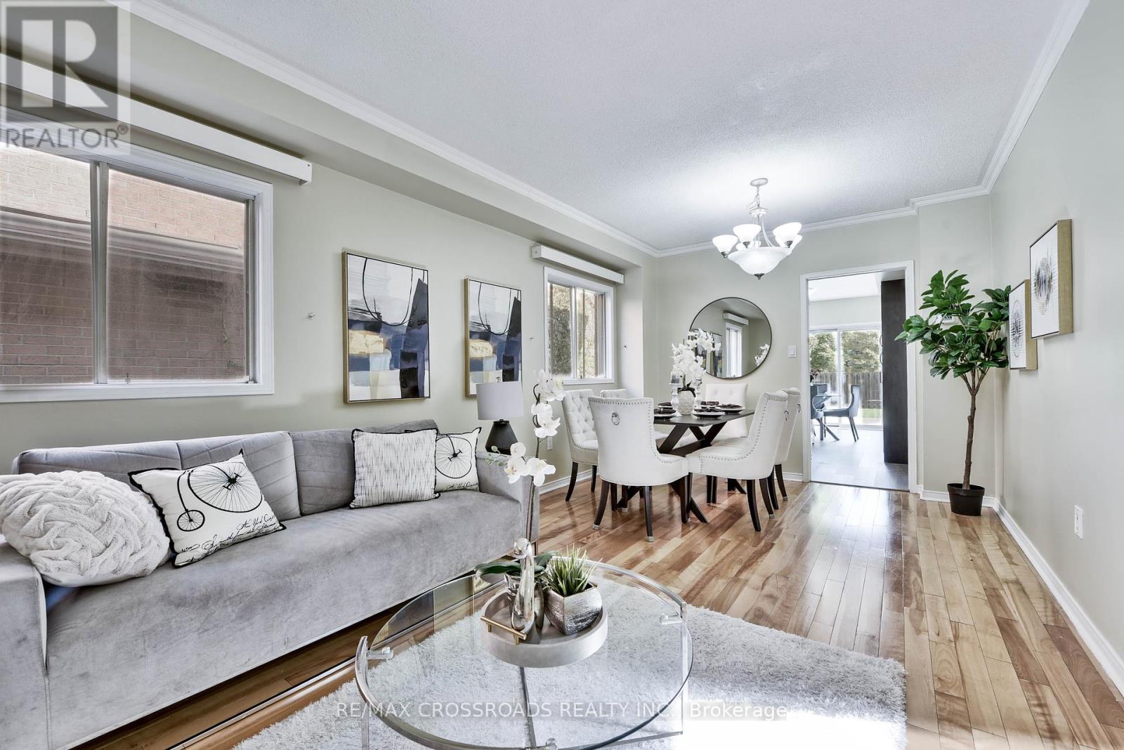 6212 Ford Rd, Mississauga, ON L5V 1X2