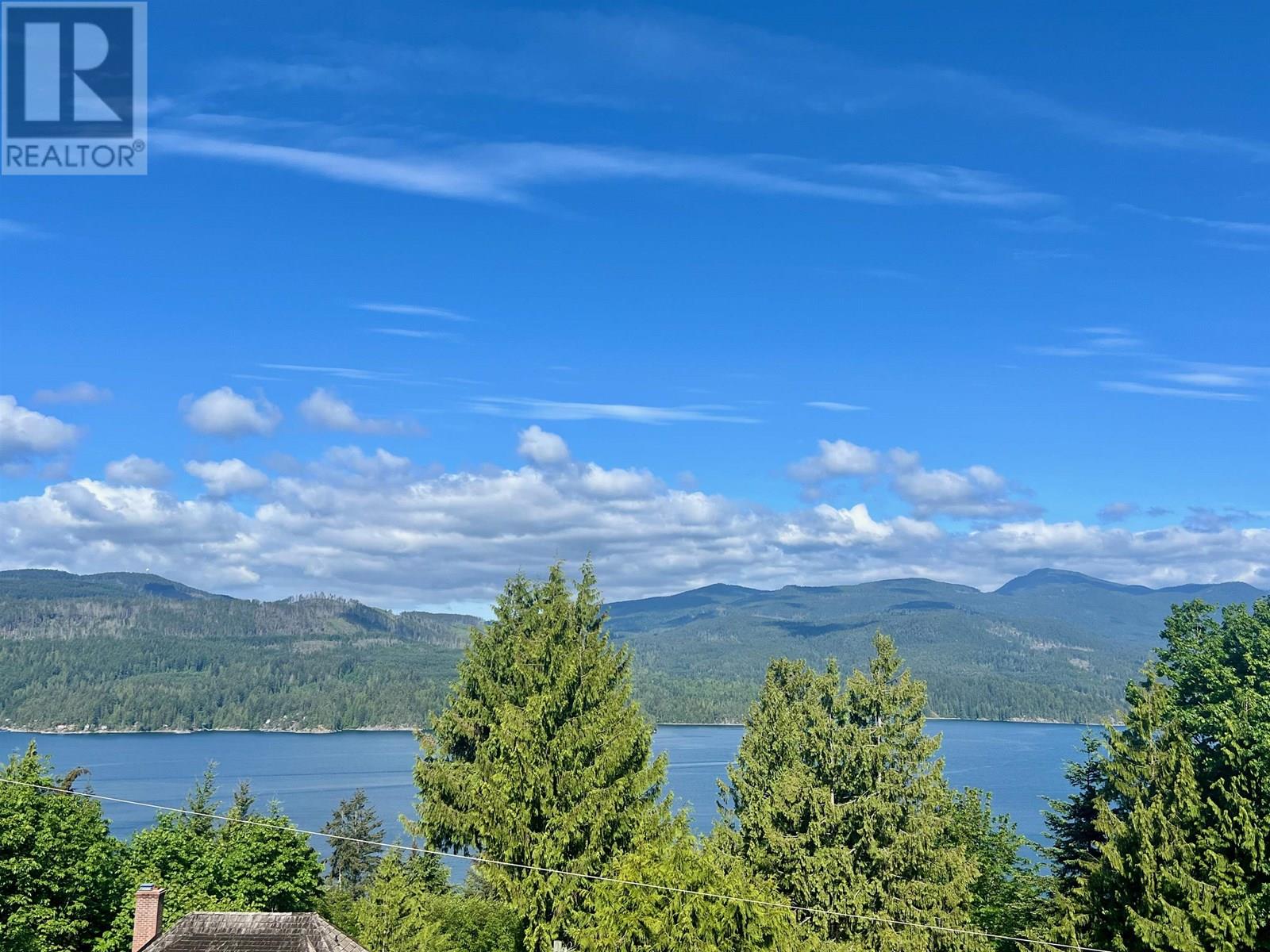 5821 Deerhorn Dr, Sechelt, BC V7Z 0E1