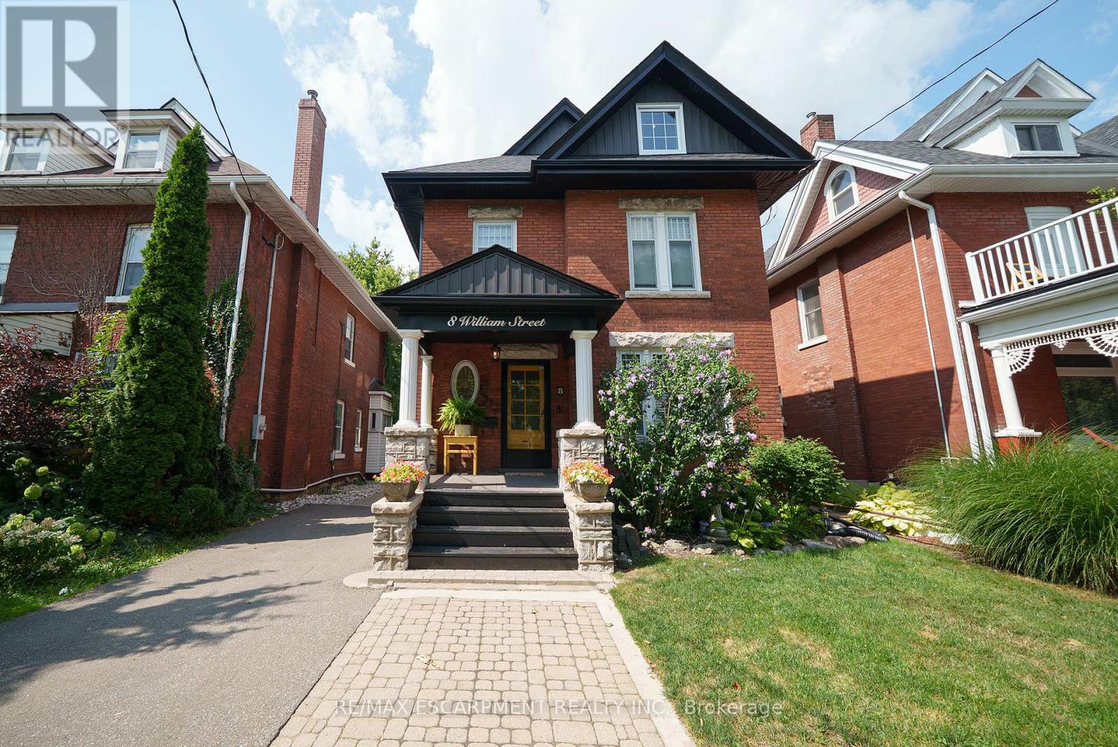 8 William St, Brantford, ON N3T 3K1