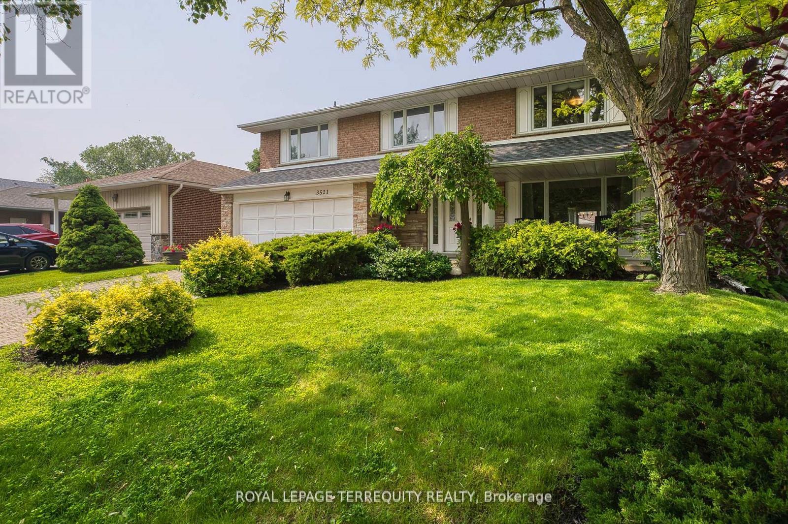 3521 Pinesmoke Cres, Mississauga, ON L4Y 3L4