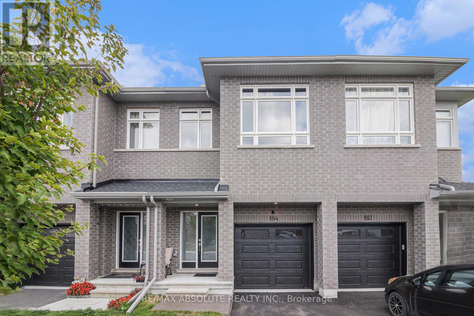 184 Hooper St, Carleton Place, ON K7C 0W2