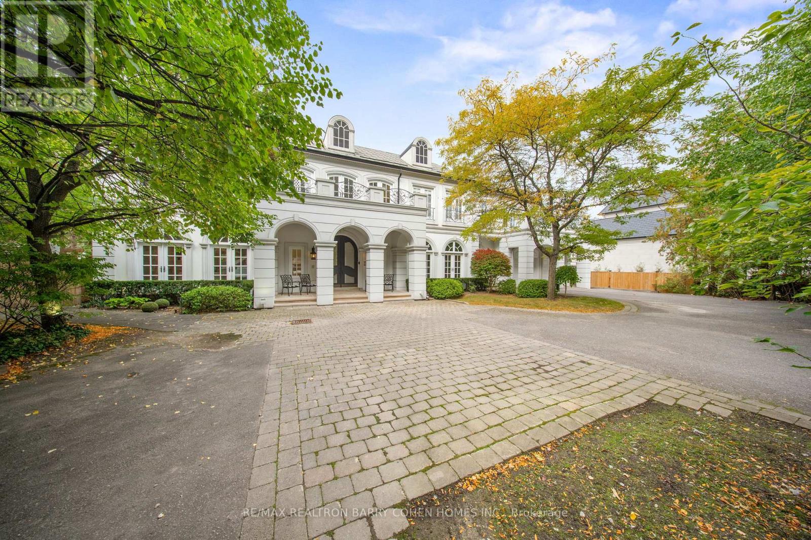 180 Sandringham Dr, Toronto, ON M3H 1E3