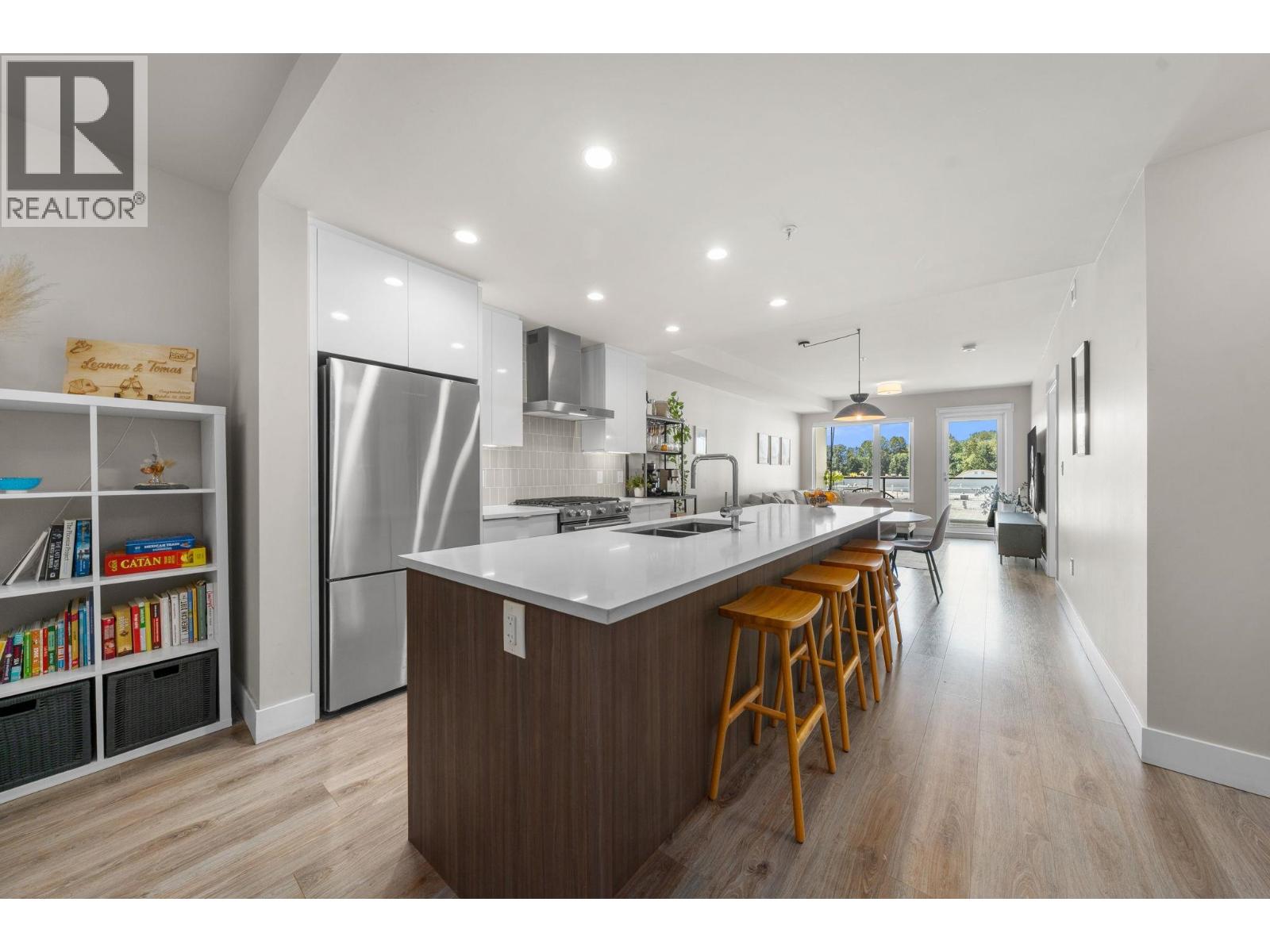 1496 Charlotte Road Unit 302, North Vancouver, BC V7J 0C9