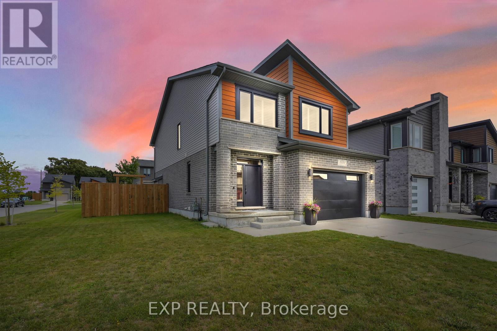 2221 Tribalwood St, London, ON N6G 0R4