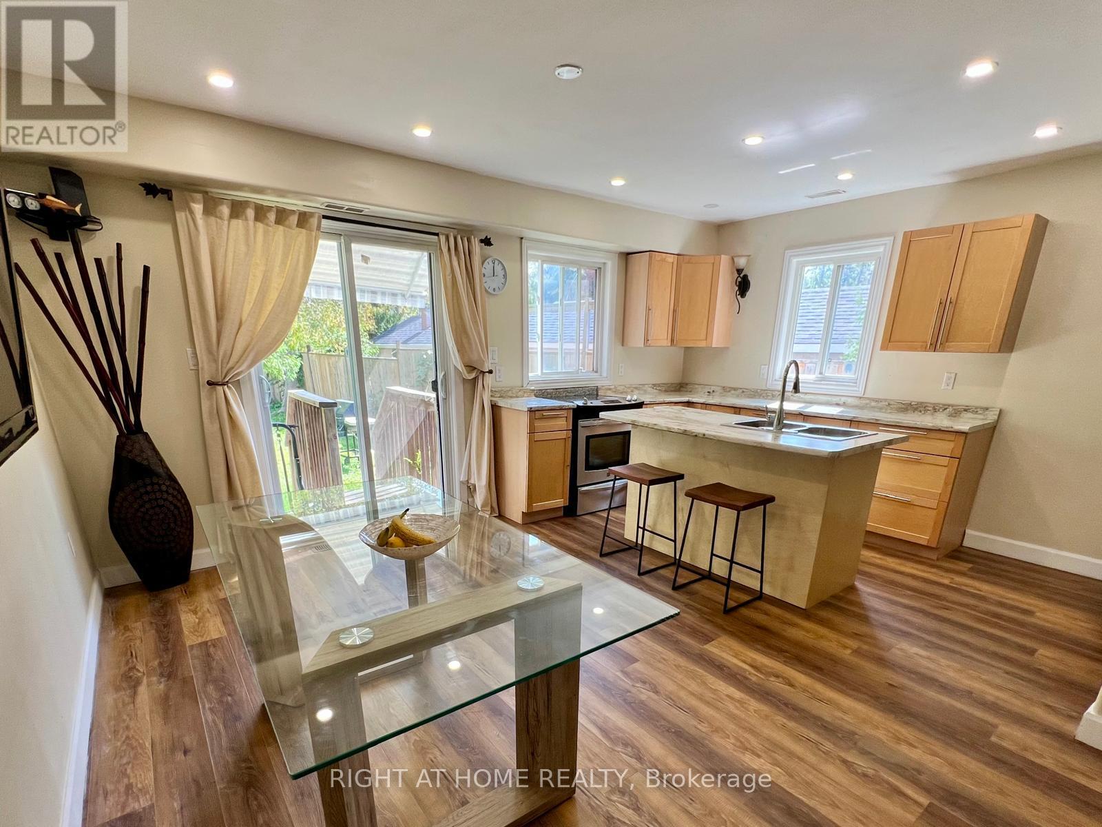 3273 Cove Ave, Innisfil, ON L9S 2K7