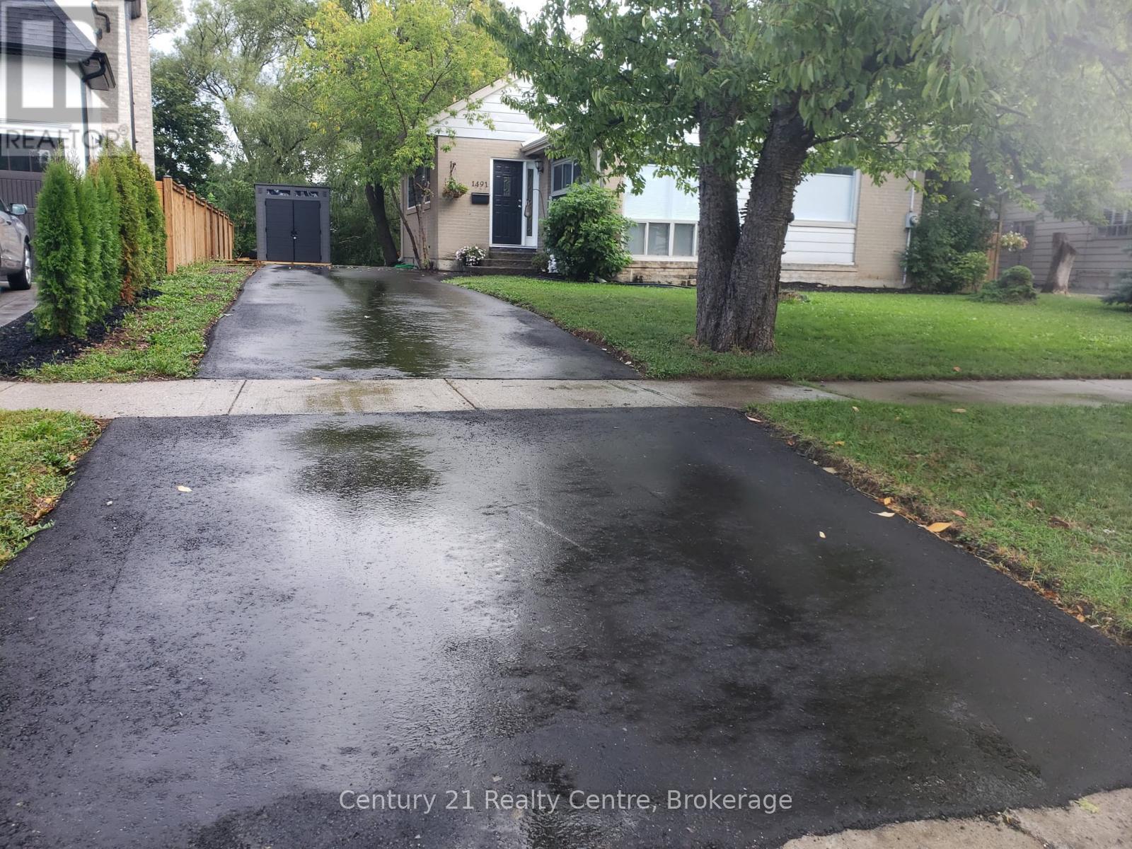 1491 Pembroke Dr, Oakville, ON L6H 1V6