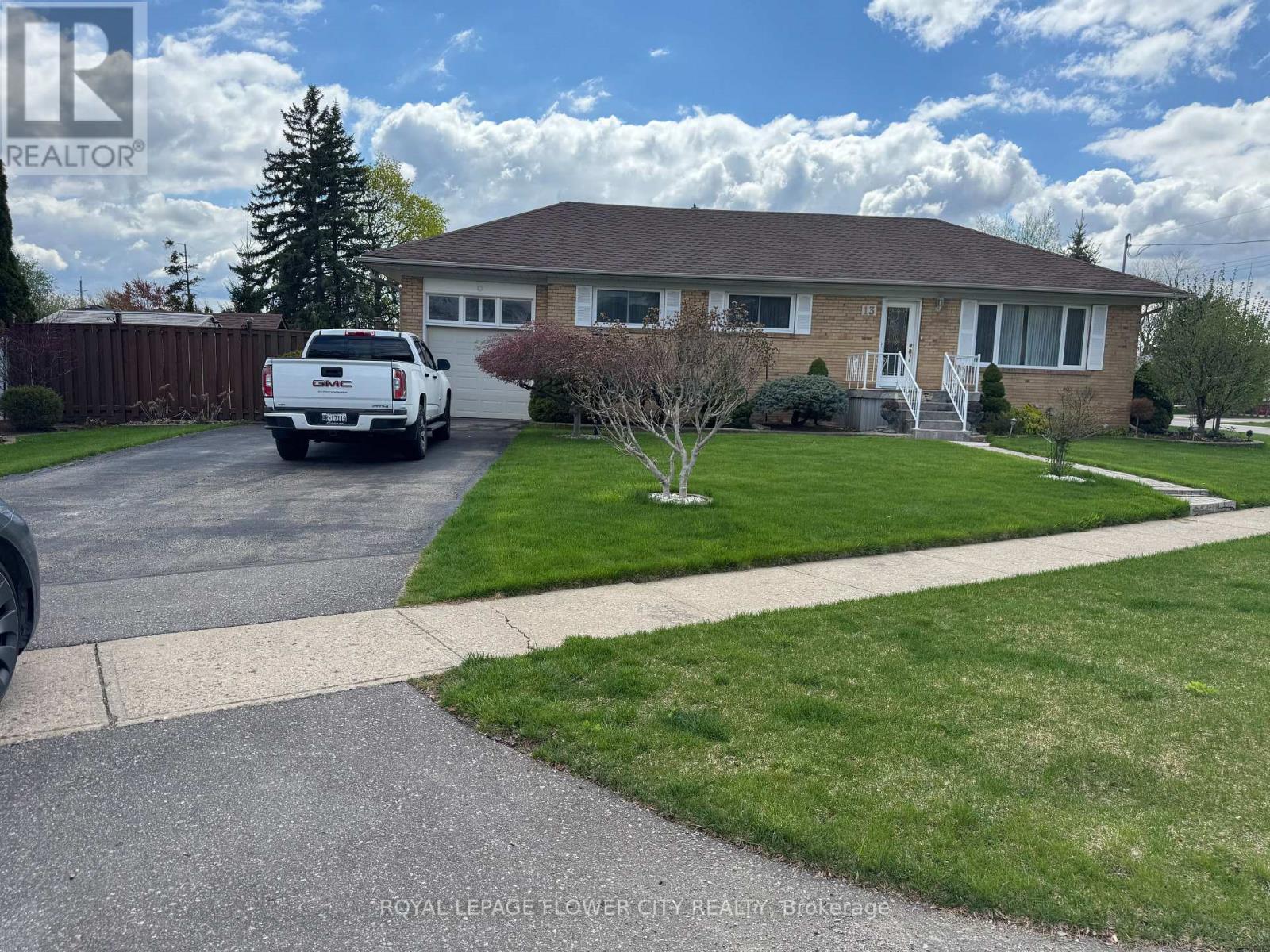 13 Bairstow Cres, Halton Hills, ON L7G 1L9