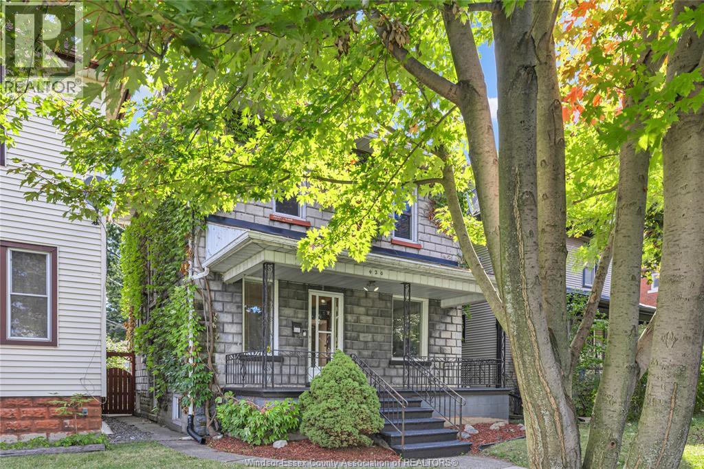 420 Hall Ave, Windsor, ON N9A 2L8