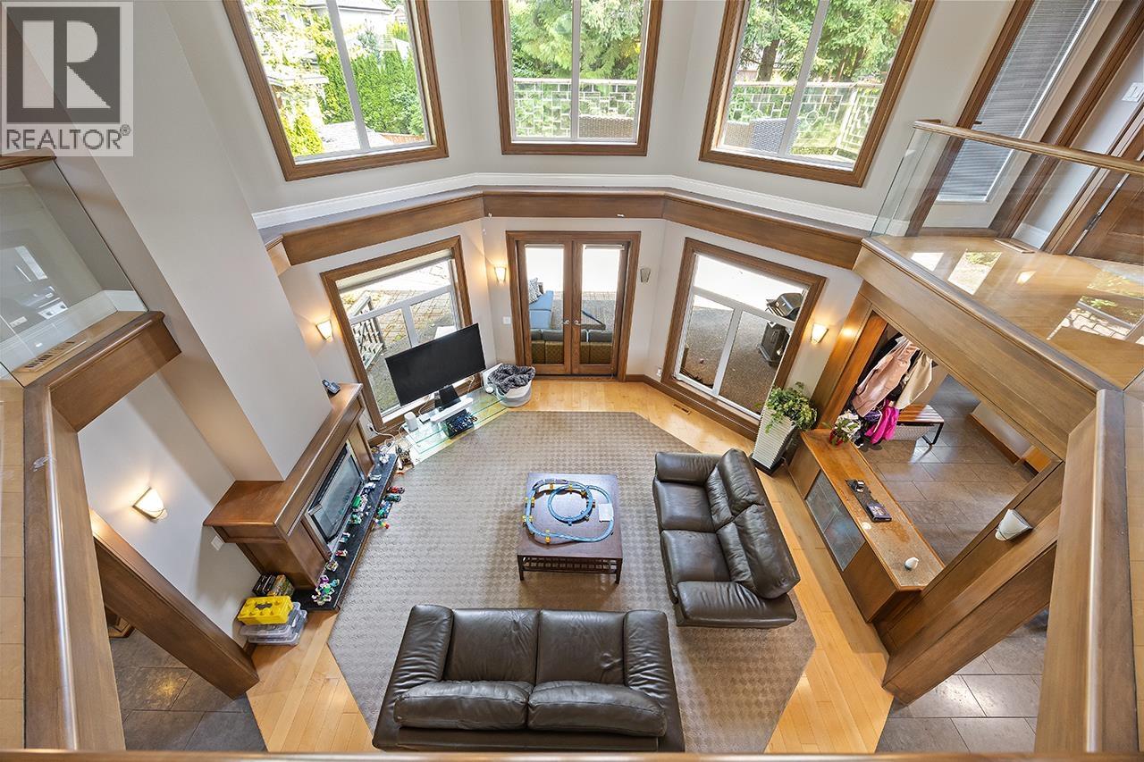 3582 Edgemont Blvd, North Vancouver, BC V7R 2P7