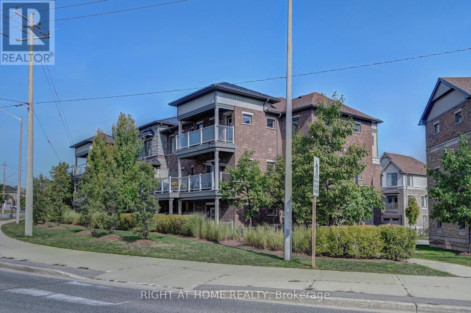 1102 Fairway Road North #b, Kitchener, ON N2A 0J3