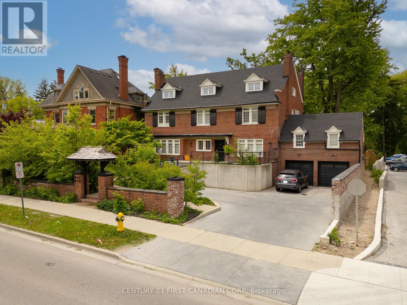 653 Talbot St, London, ON N6A 2T9