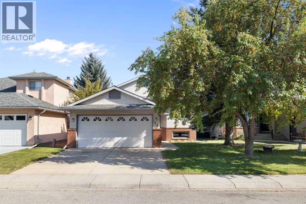 28 Millrise Close SW, Calgary, AB T2Y 2T3
