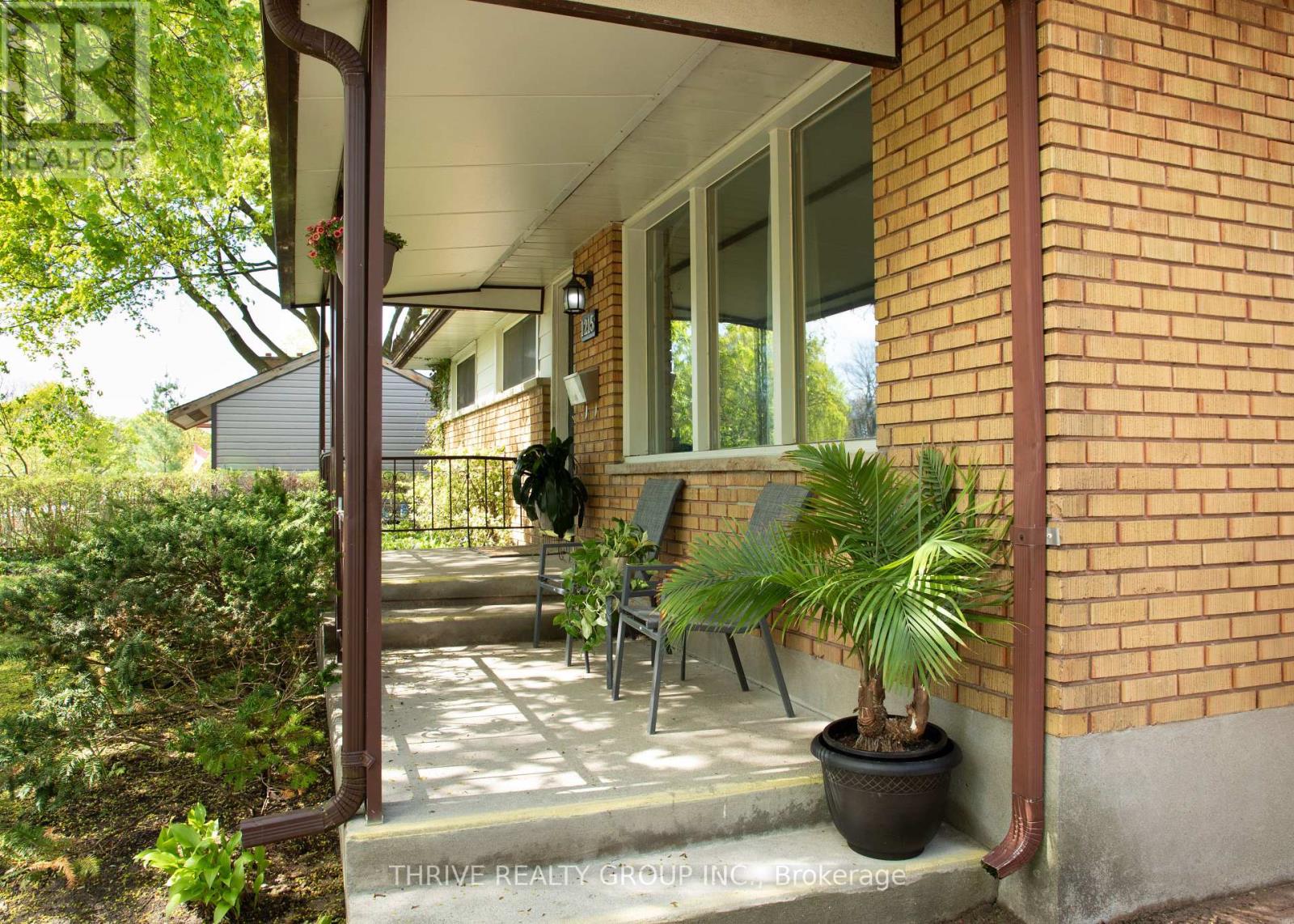 1215 Michael St, London, ON N5V 2H4