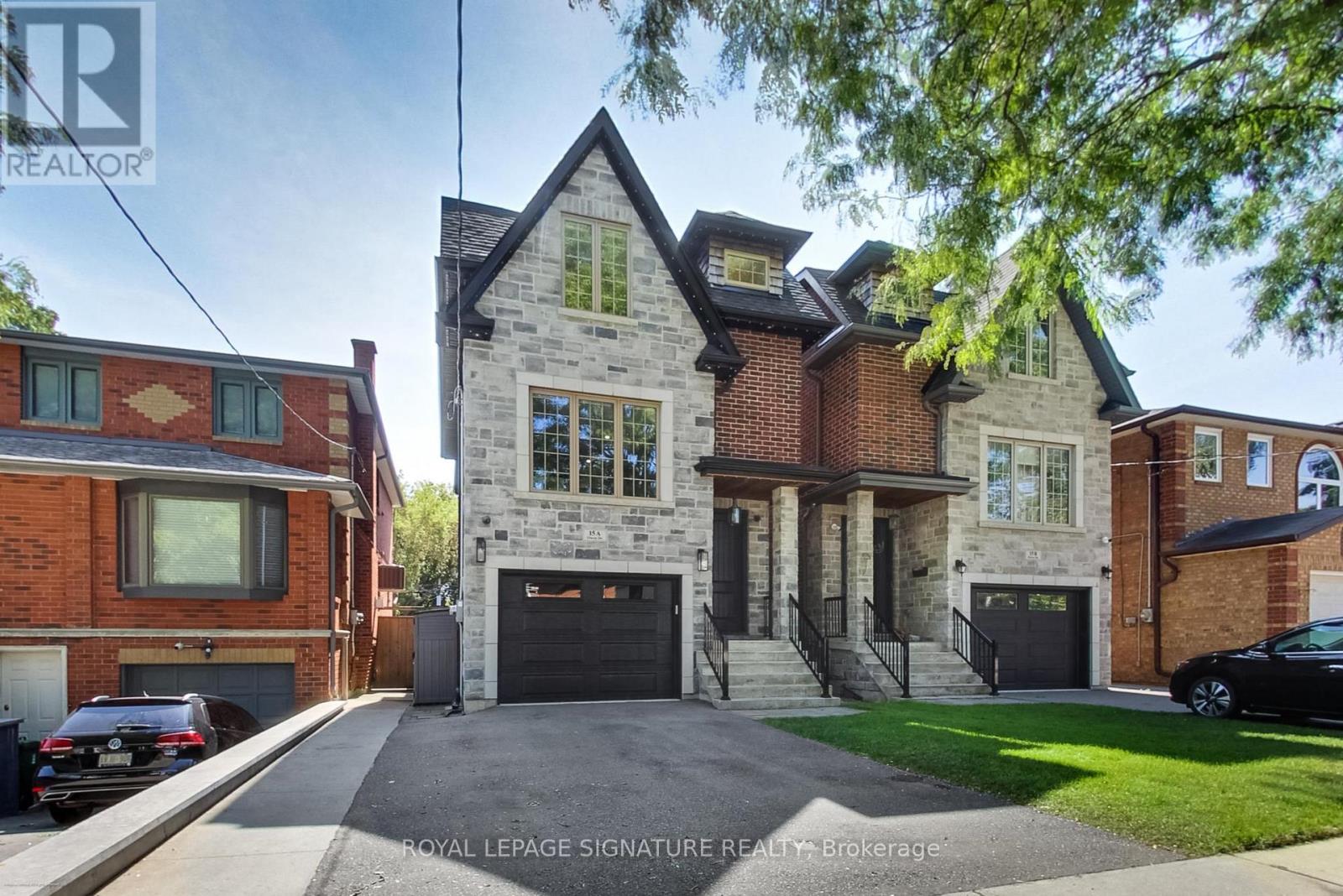 15 Owen Dr #a, Toronto, ON M8W 1W8
