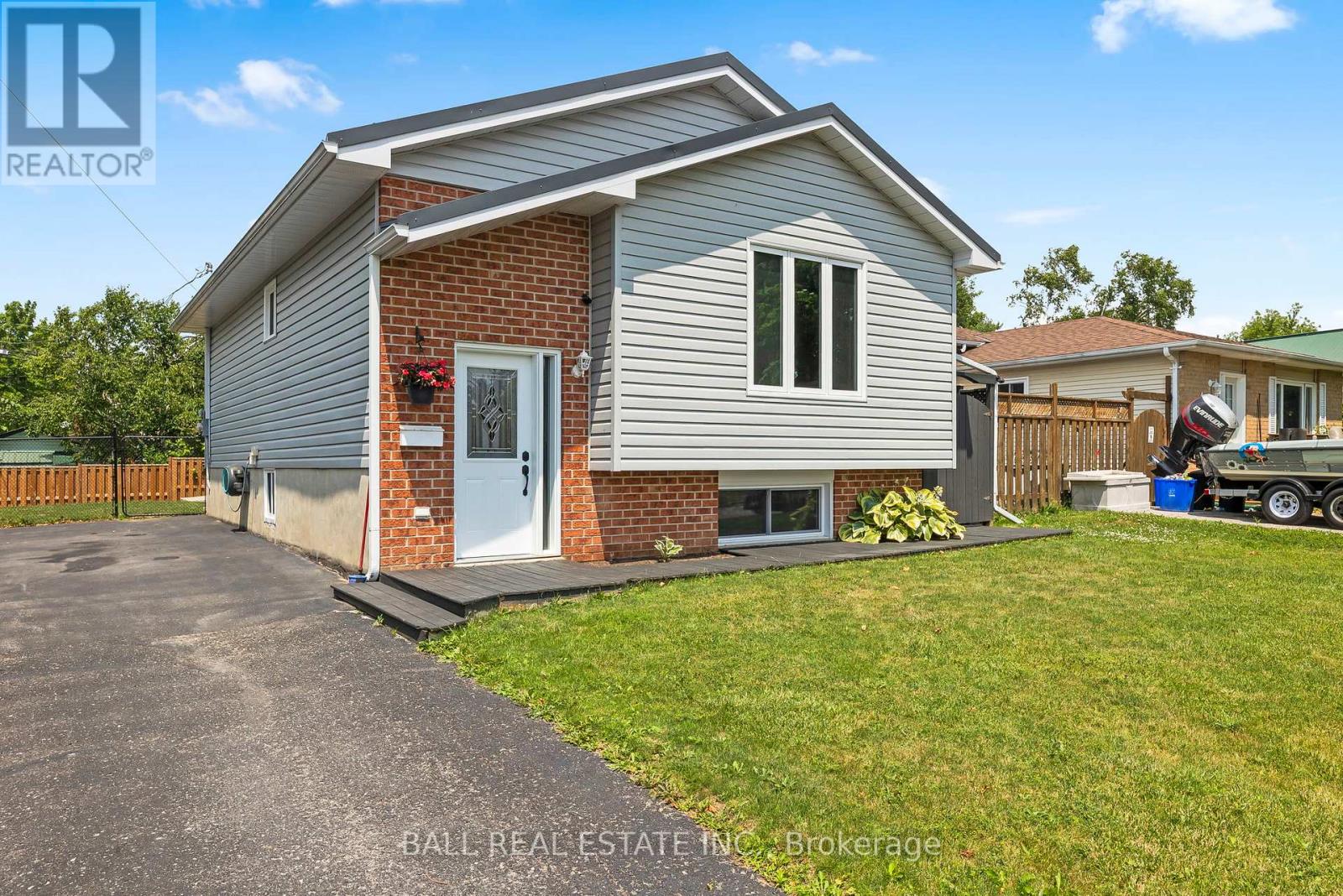 2 Hazel St, Kawartha Lakes, ON K9V 5M2