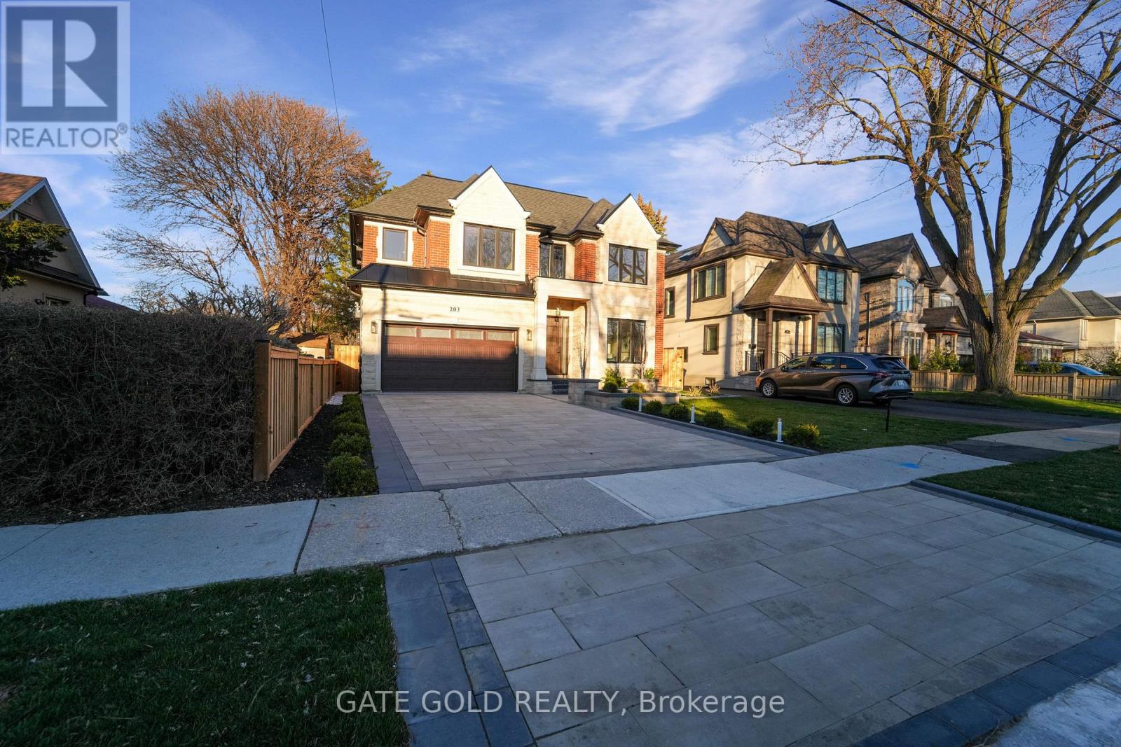 203 Shaver Ave N, Toronto Islington-city Centre West, ON M9B 4N9