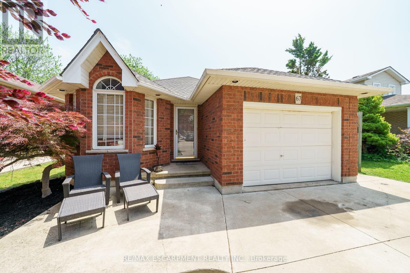 67 Jeremy St, Hamilton, ON L9A 5J8