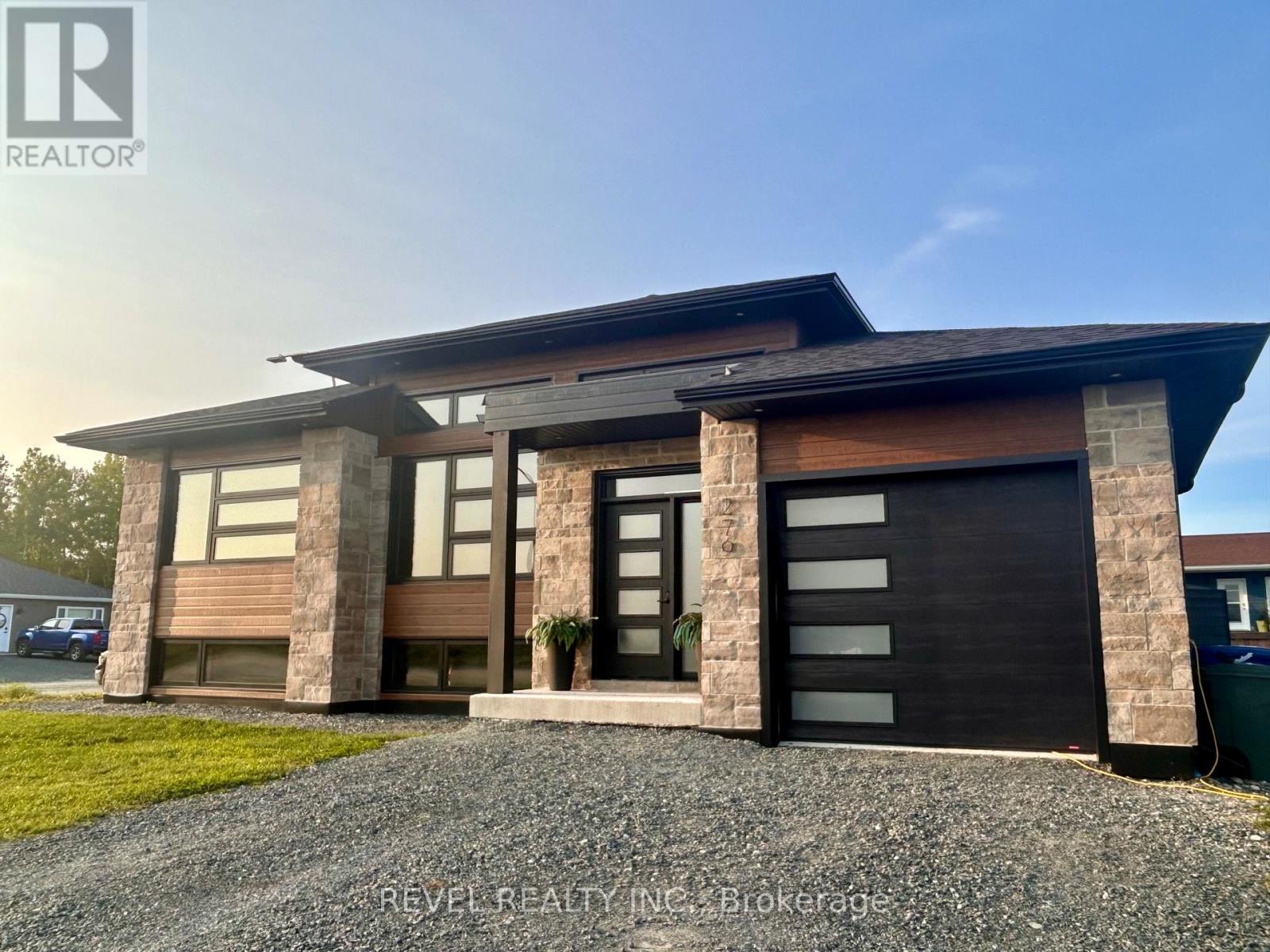 279 Tenth St, Cochrane, ON P0L 1C0