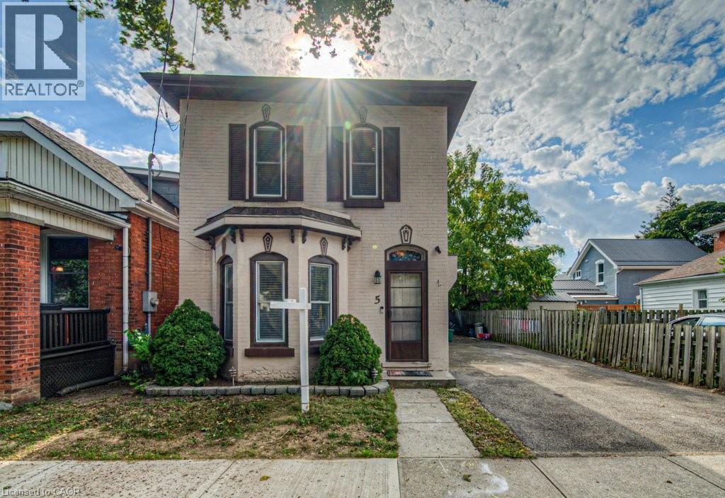 5 Superior St, Brantford, ON N3S 2J9