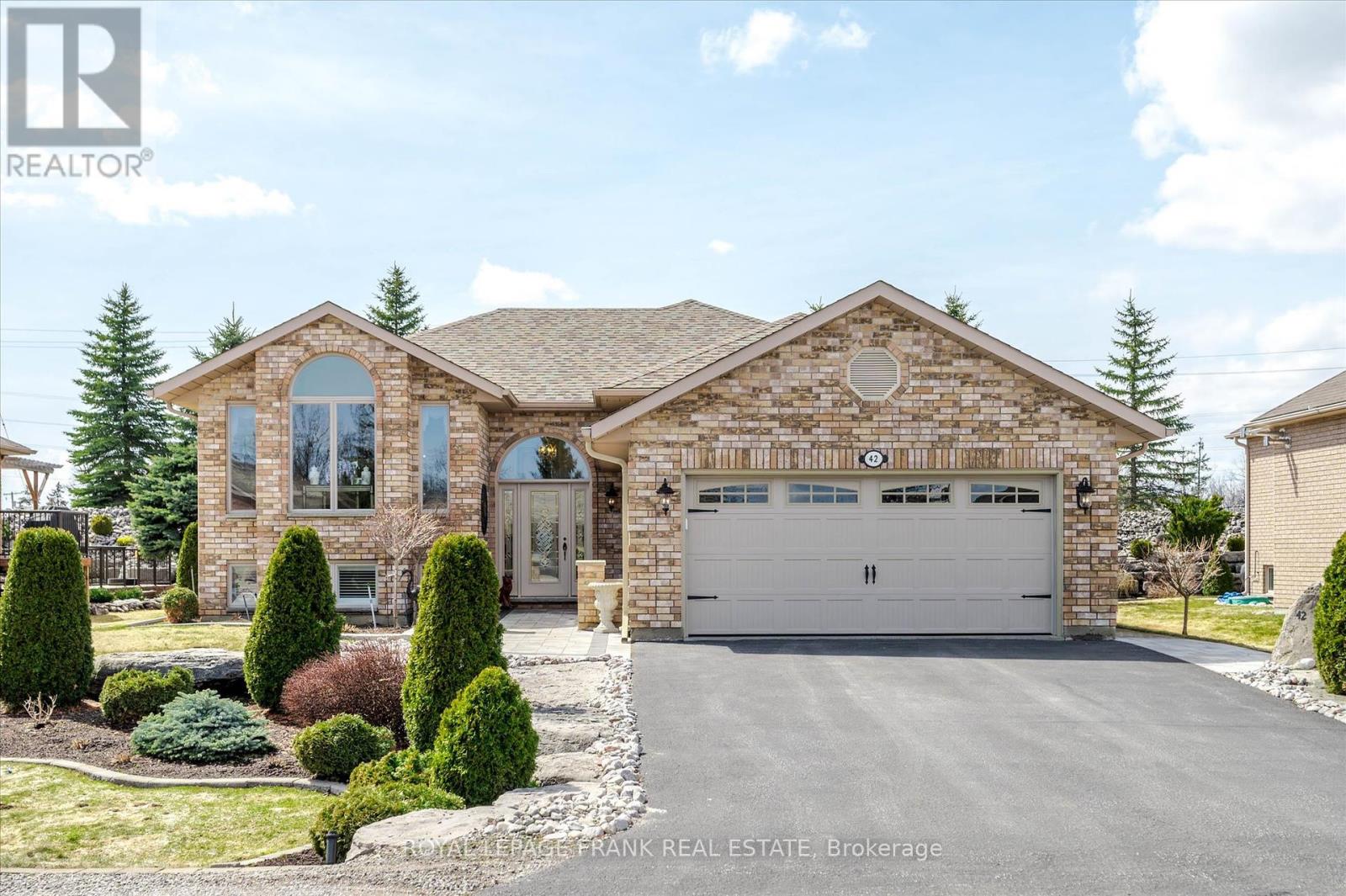 42 Huntingwood Cres, Kawartha Lakes, ON K0M 1A0